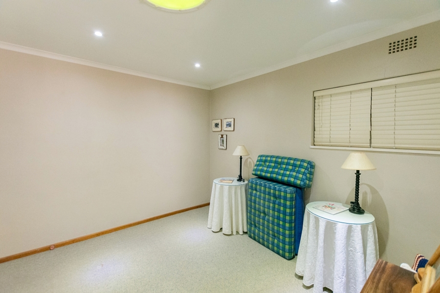 4 Bedroom Property for Sale in Middedorp Western Cape